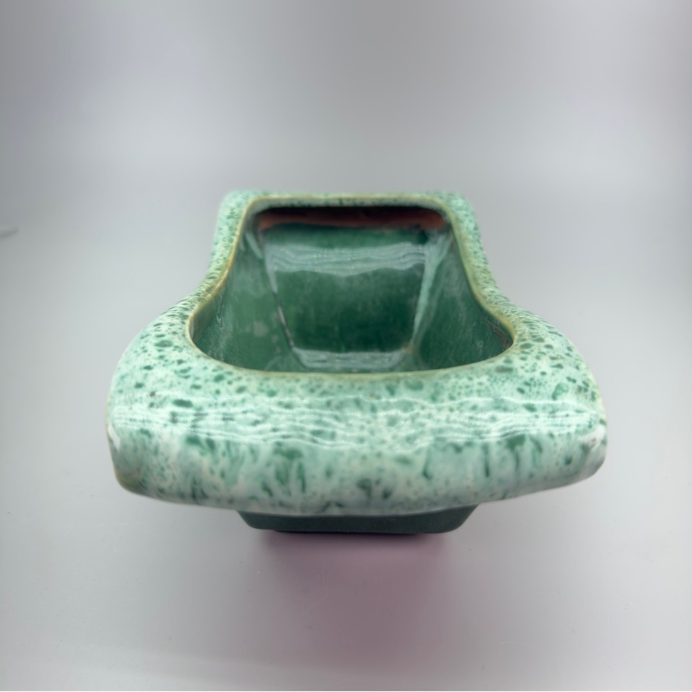 Vintage Gonder Pottery Original 752 
Mottled Green Drip Glaze Planter